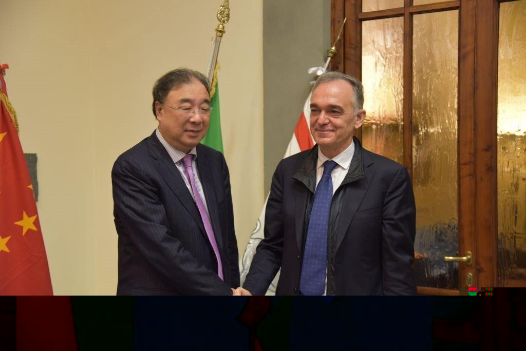 Immagine Rossi al ministro della salute cinese: "Questa visita rafforza i rapporti tra Cina e Toscana su un tema decisivo come la sanità"